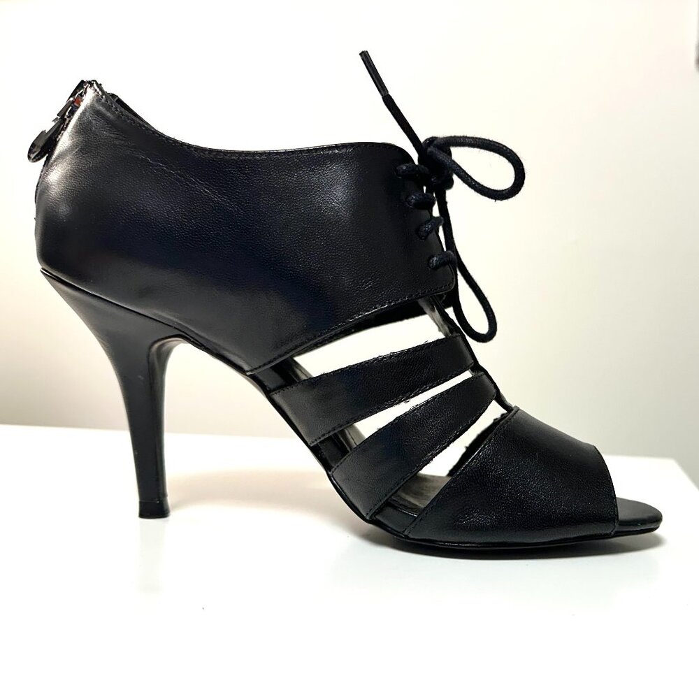Tahari Lido II Black Oxford Bootie US 7.5M